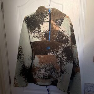 Nike Speckled Fleece Pullover in Brown and Cream